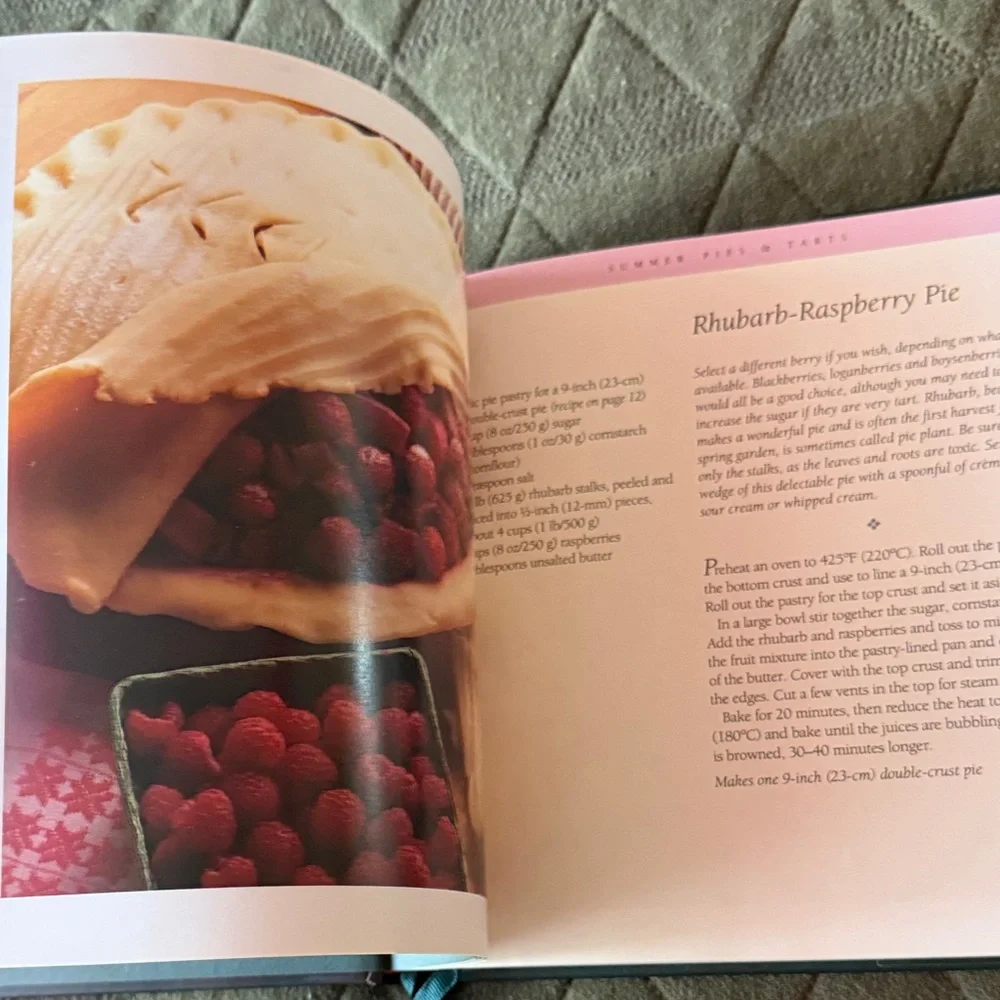 Williams Sonoma Pies & Tarts Recipe Book with Colorful Cover
